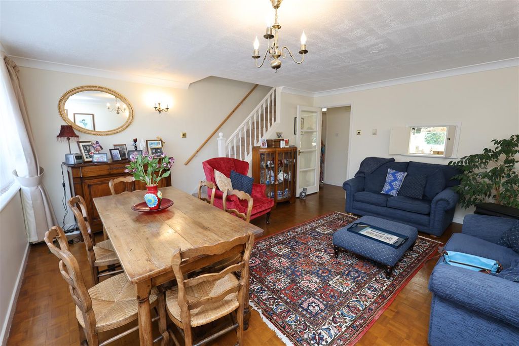 Property photo 3 of 28 Sitting Room