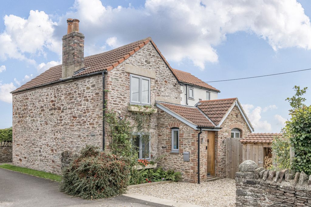 Property photo 2 of 20