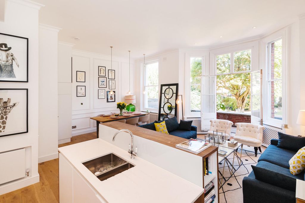 Property photo 3 of 14 Philbeach 11.Jpg