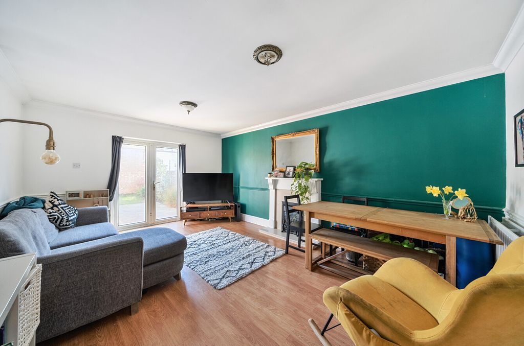 Property photo 3 of 17 1273085 (2)