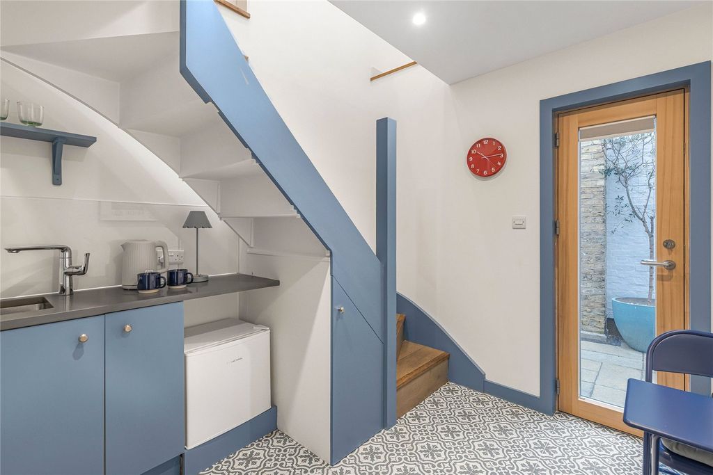 Property photo 2 of 13 Picture No. 12