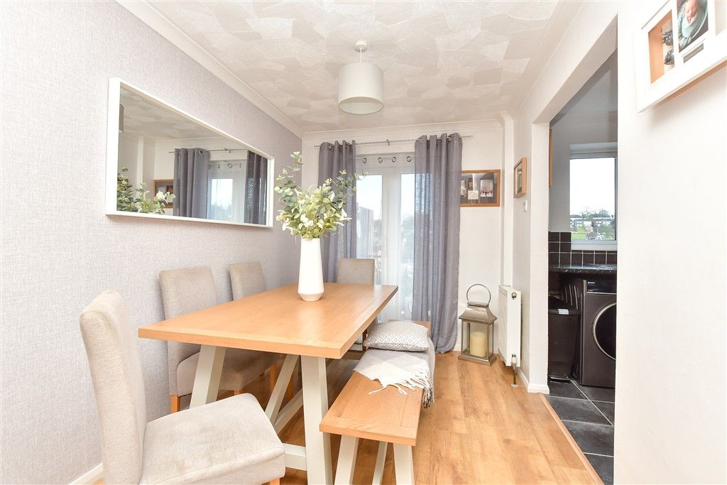 Property photo 3 of 13 Lounge/Diner