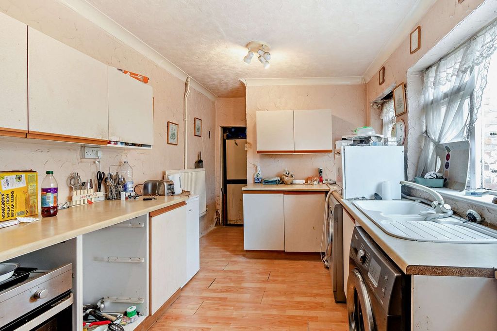 Property photo 2 of 19