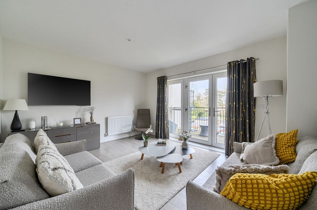 Property photo 2 of 15 1424634-9-69B4375...