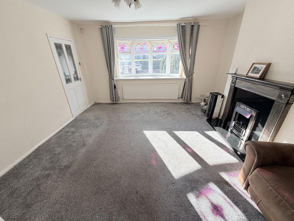 Property photo 2 of 26 Lounge