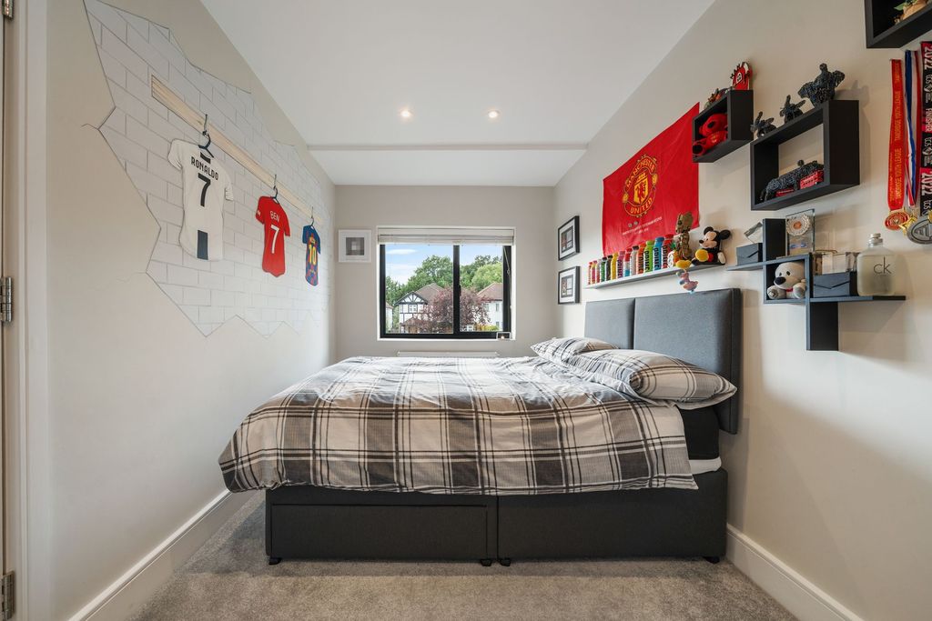 Additional image 11 of 6 bed detached house for saleEdgwarebury Lane, Edgware HA8