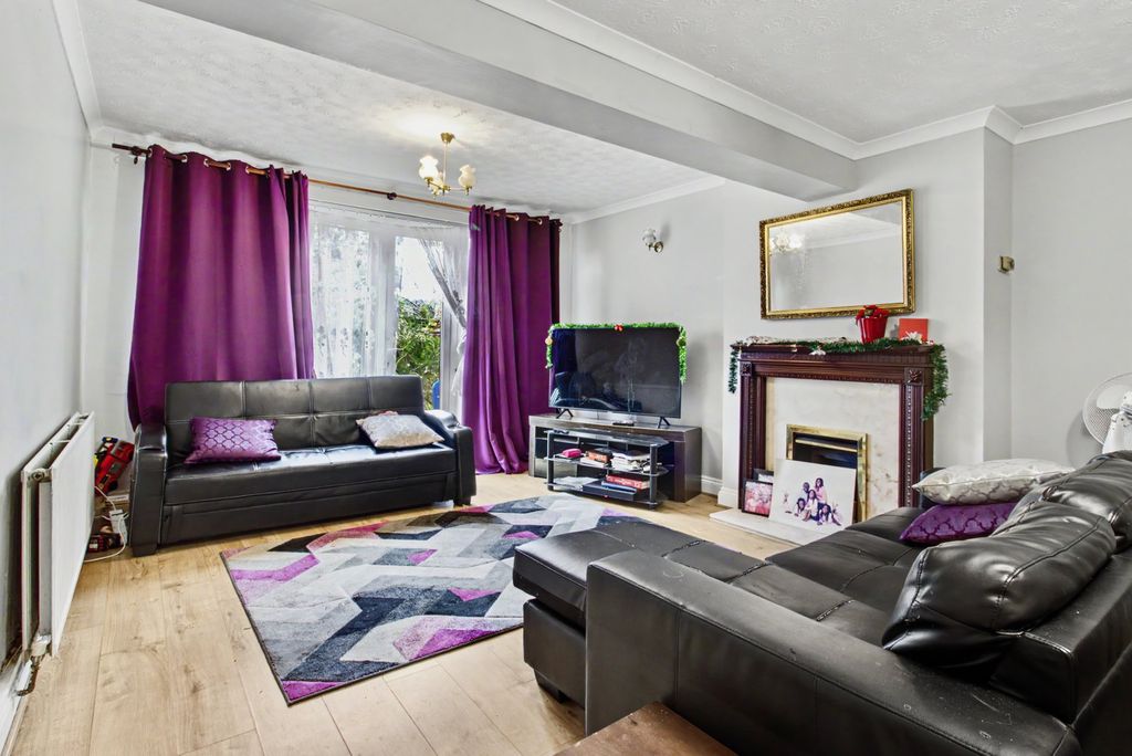 Property photo 2 of 13