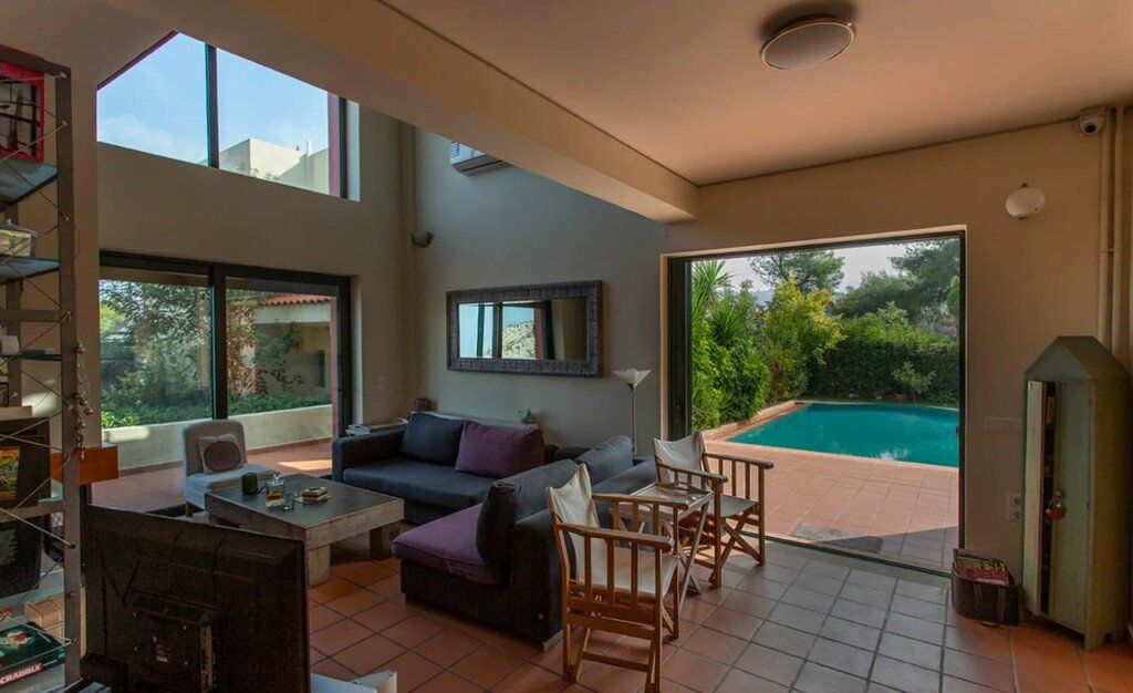 Property photo 1 of 24 For Sale Maisonette 250 m² In Attica