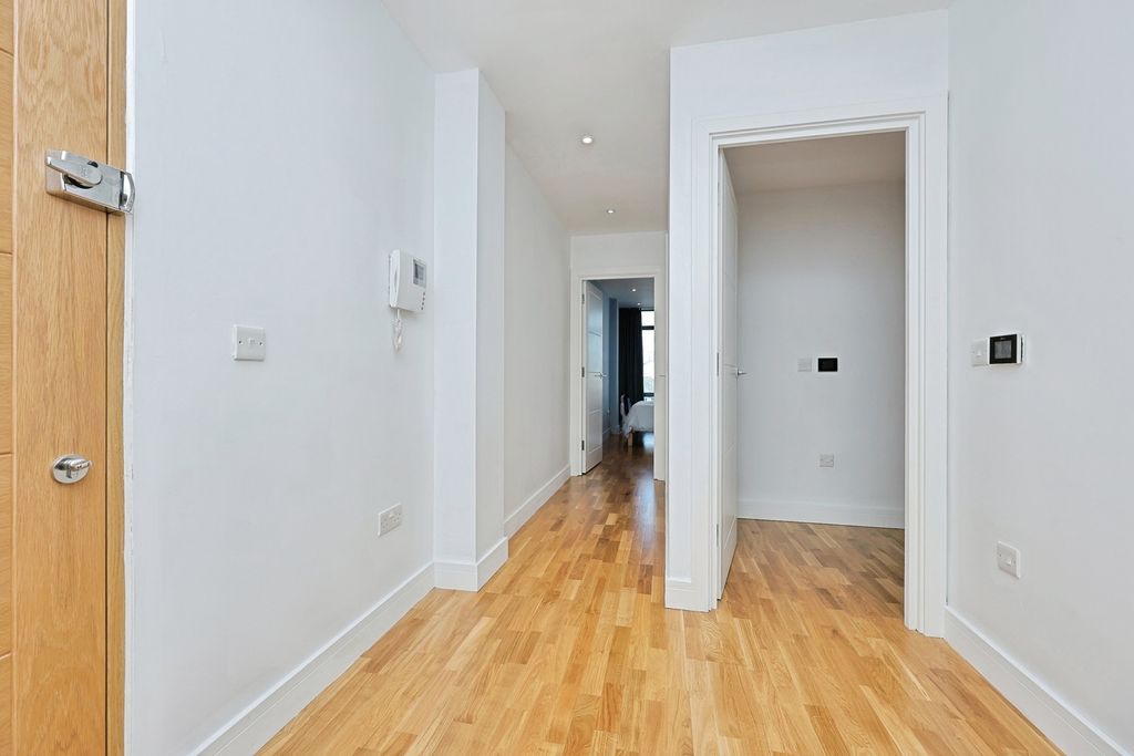 Property photo 2 of 9 Pbox-Img.Jpg