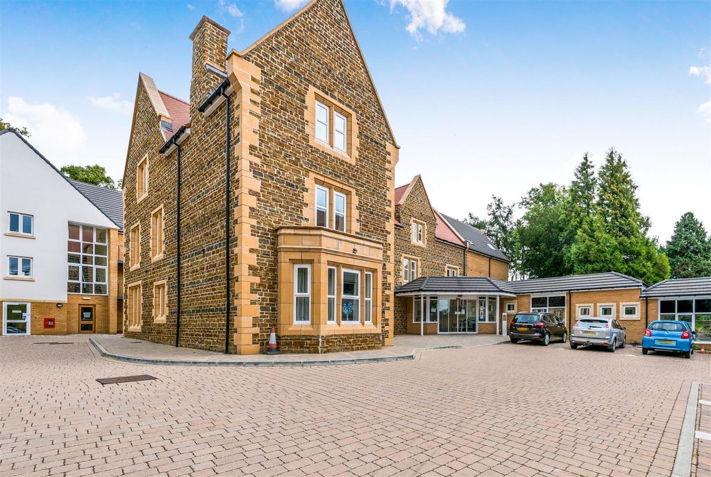 Property photo 1 of 21 Wardington Court.Jpg