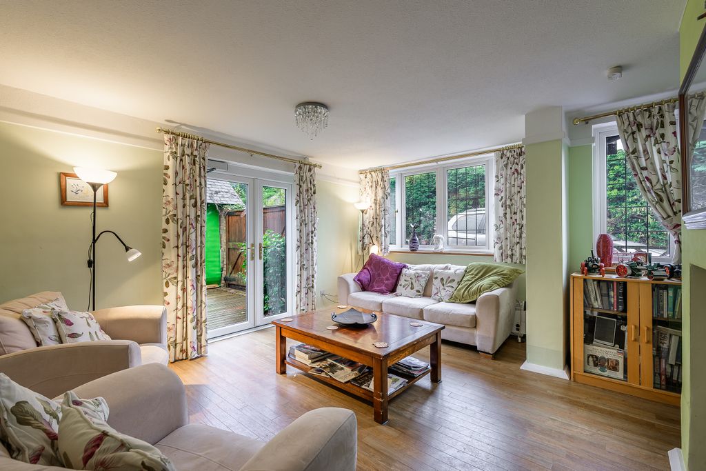 Property photo 2 of 32