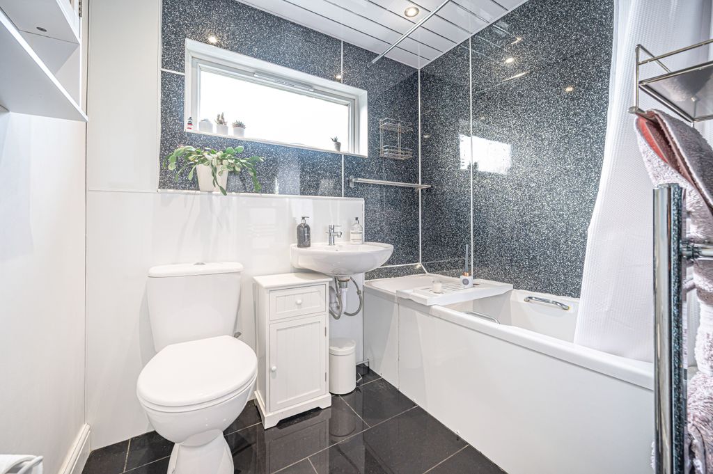 Additional image 13 of 3 bed terraced house for sale8 Coventry Place, Kinross KY13