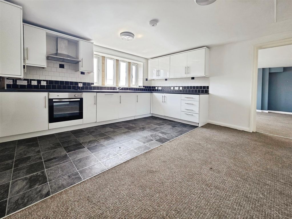 Property photo 2 of 19 Kitchen/Diner