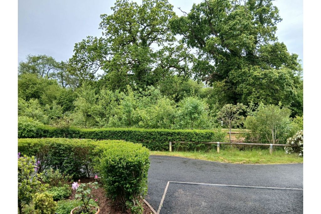 Property photo 2 of 23