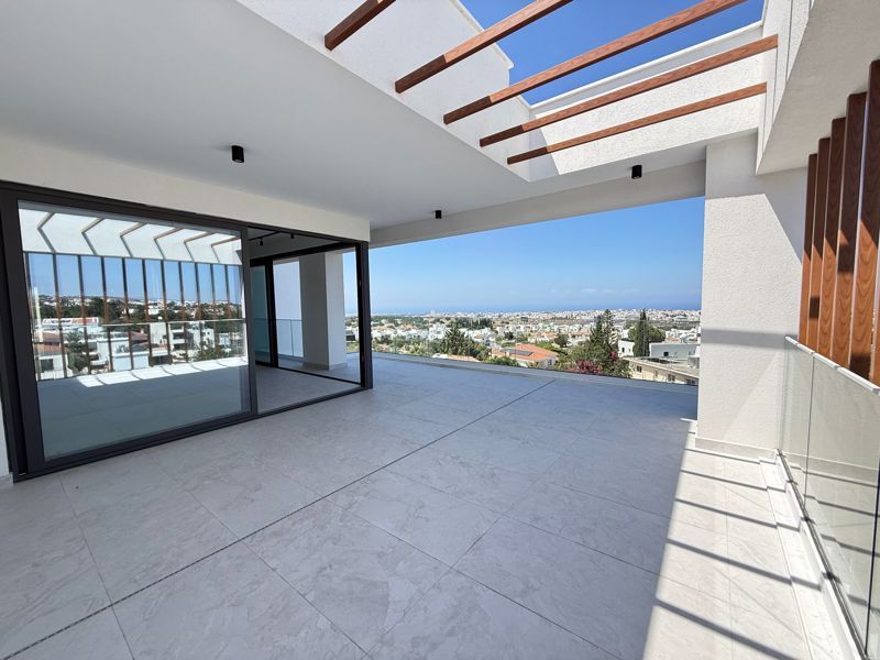 Property photo 3 of 17 Terrace