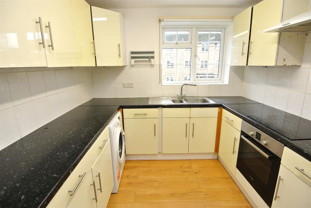 Property photo 2 of 6 Kitchen.Jpg