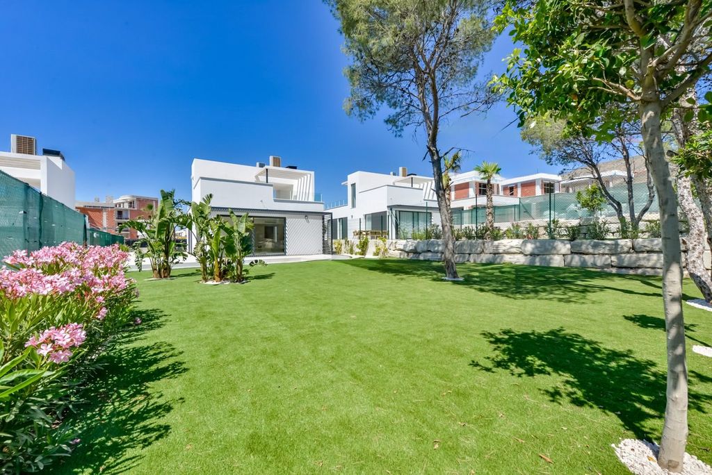 Property photo 2 of 38