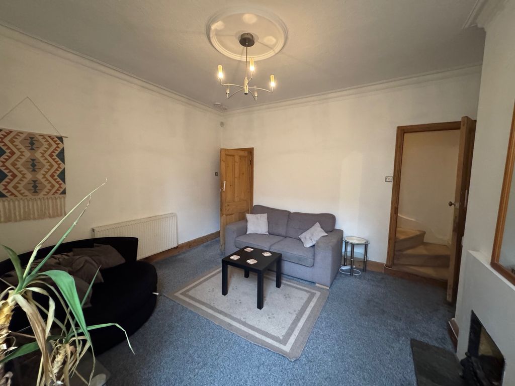 Property photo 2 of 9 Image