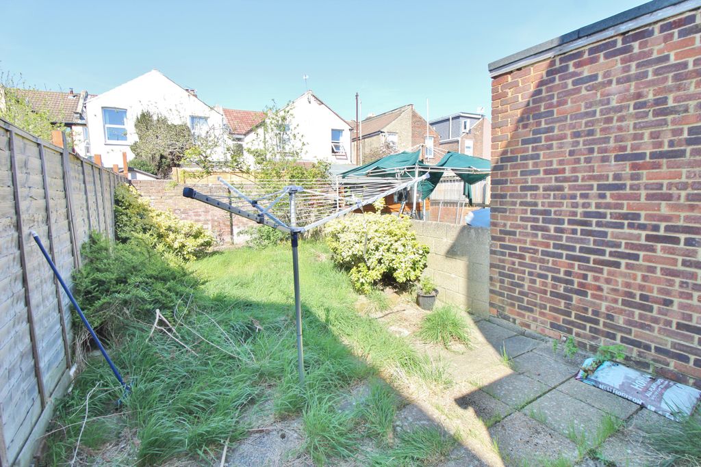 Property photo 3 of 10