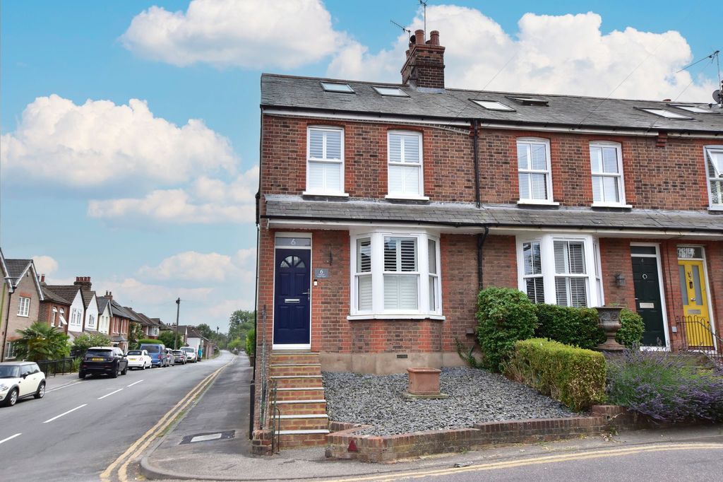 Property photo 1 of 32