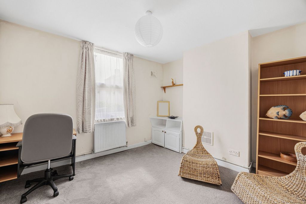 Property photo 3 of 21