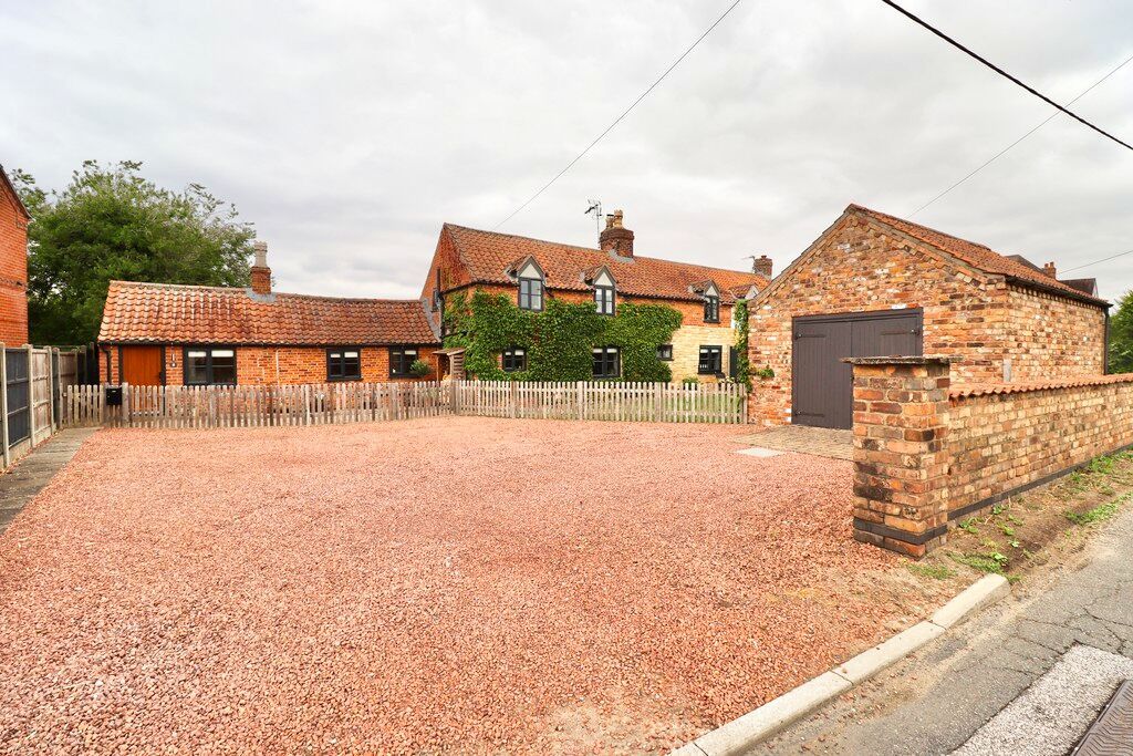 Property photo 1 of 29 Front And Garage Bright