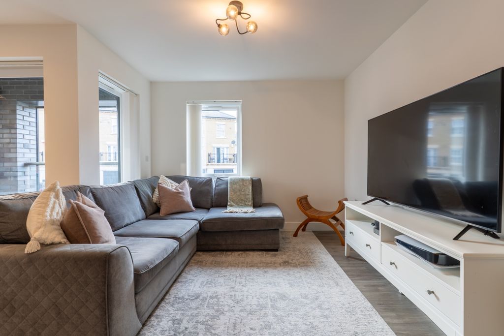 Property photo 2 of 18 4394494