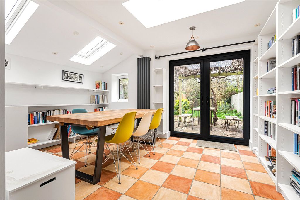 Property photo 3 of 25 Picture No. 63