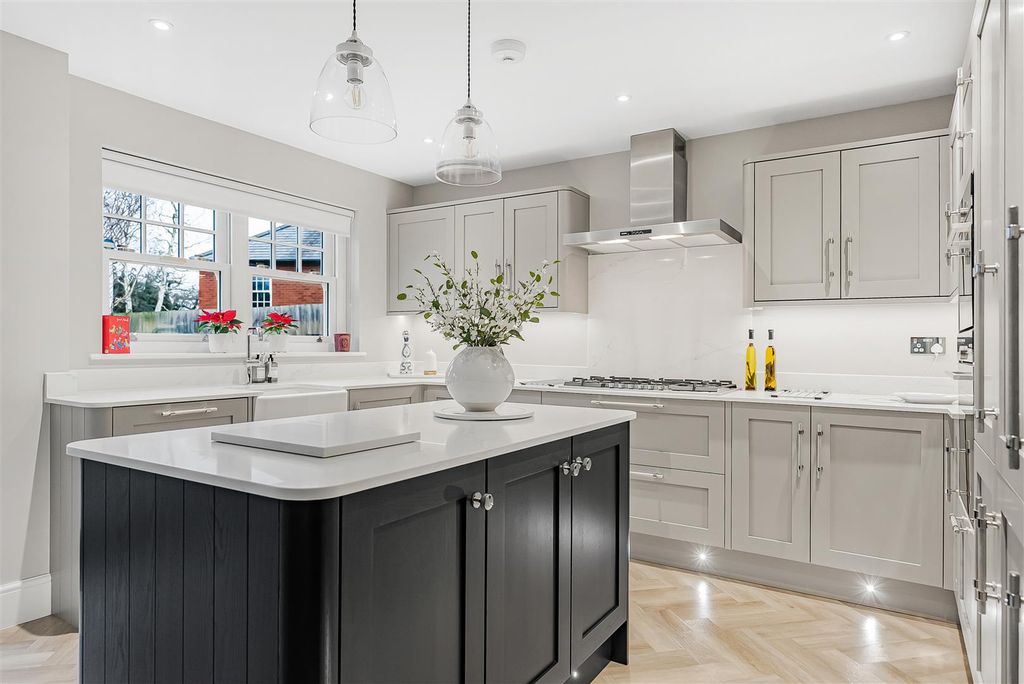 Property photo 3 of 28 39_67997.Jpg