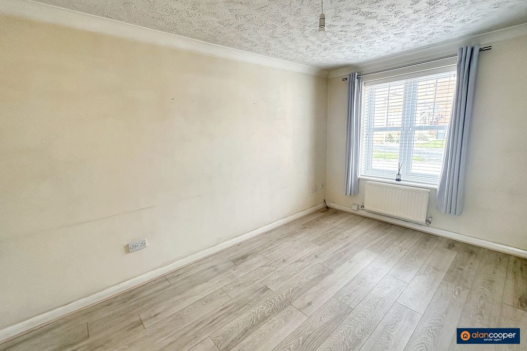 Property photo 2 of 11 4414623