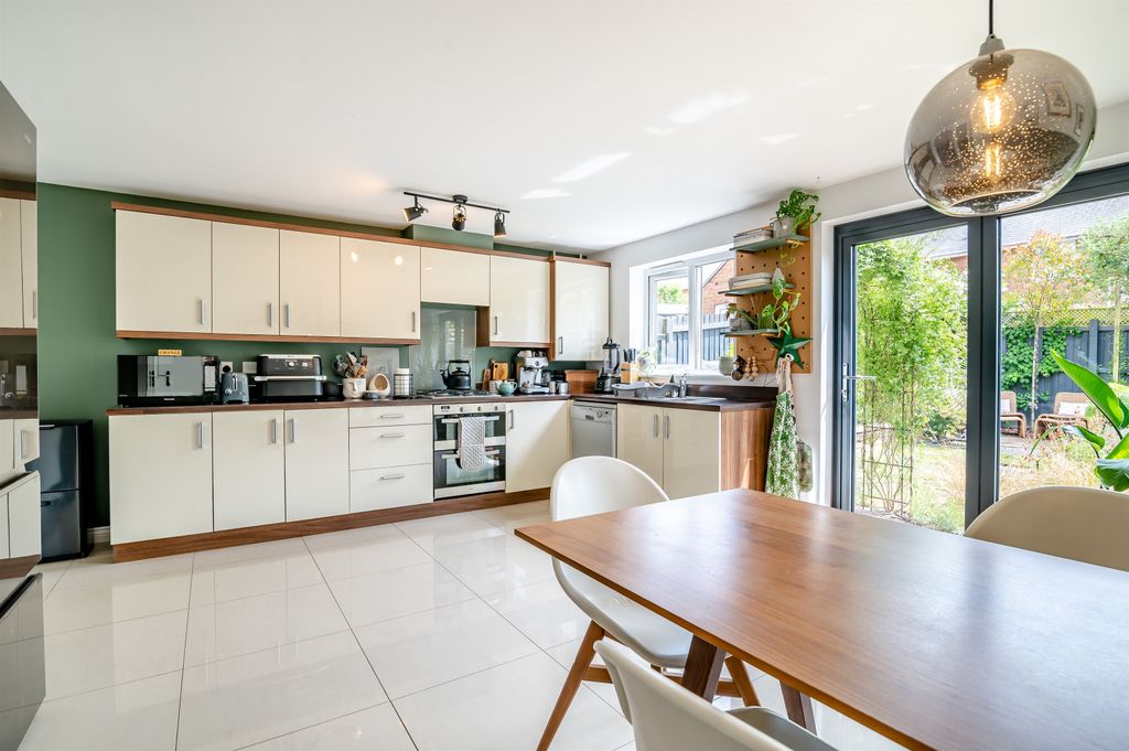 Property photo 2 of 26