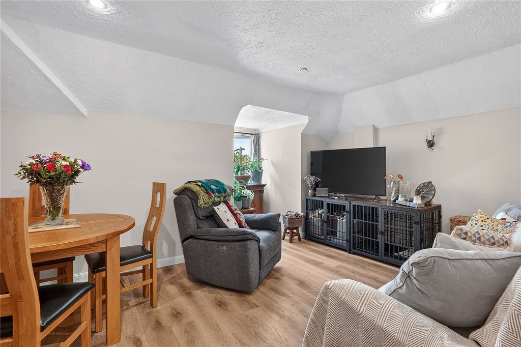 Property photo 3 of 10 Picture No. 07