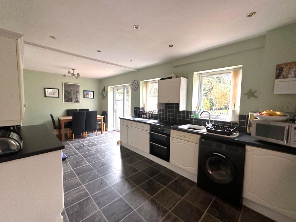 Property photo 2 of 12 Photo 8