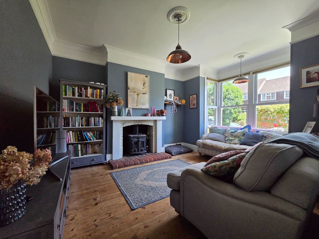 Property photo 2 of 18