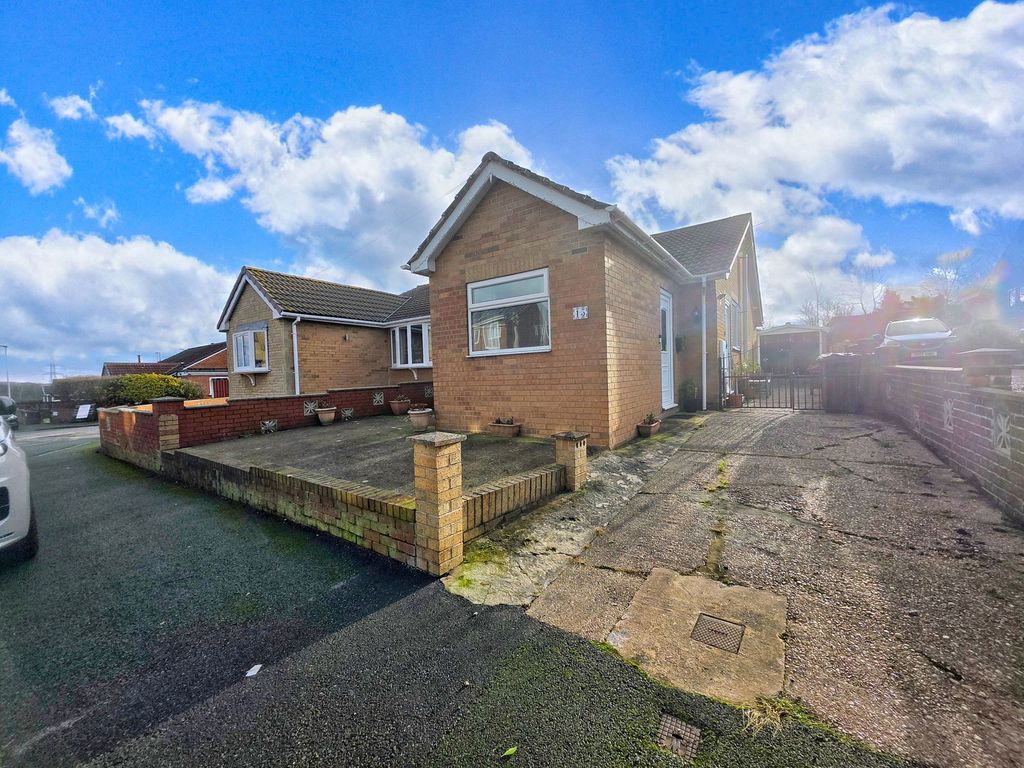 Property photo 1 of 12