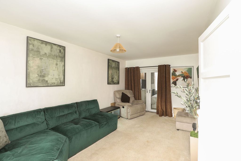 Property photo 3 of 23