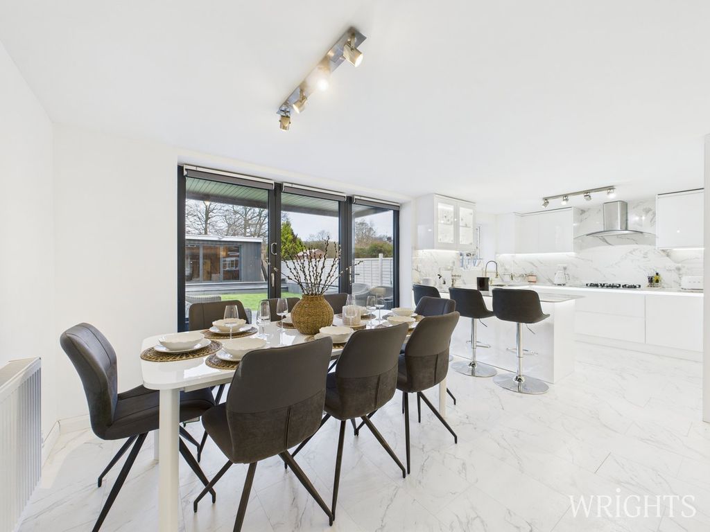 Property photo 1 of 28