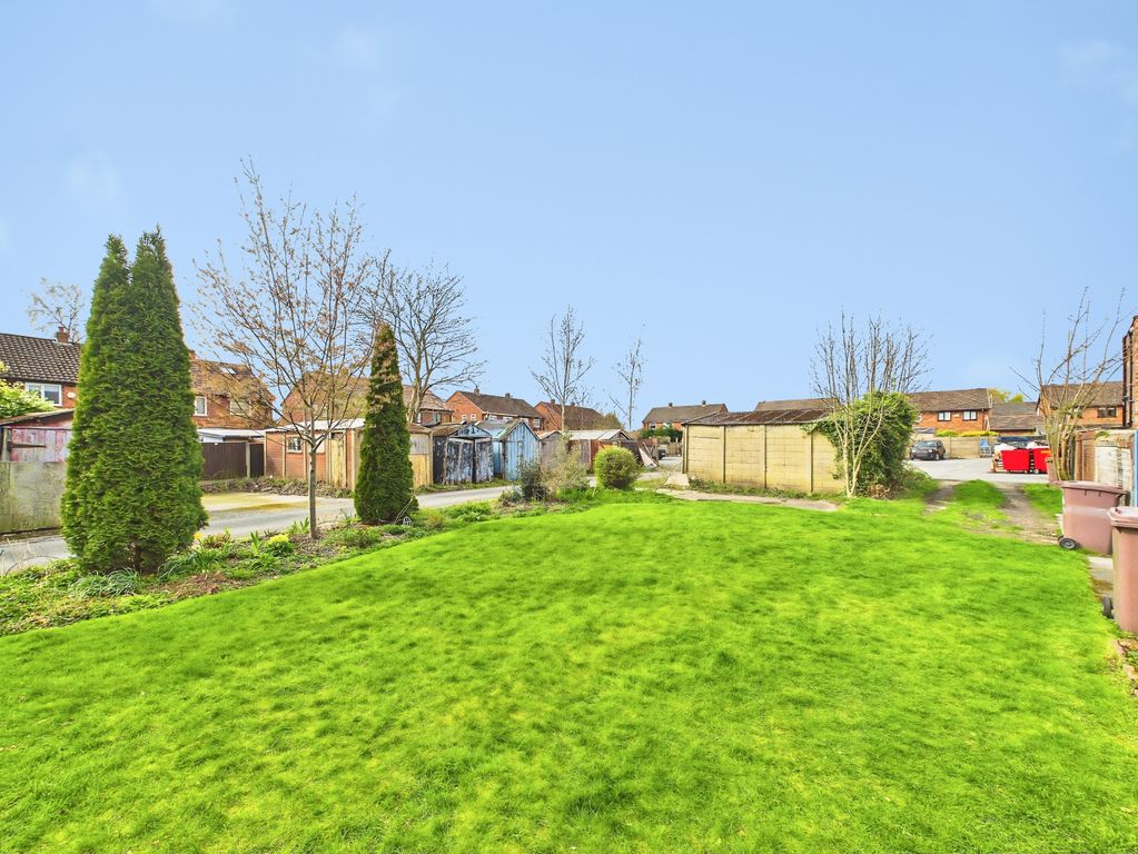 Property photo 2 of 33