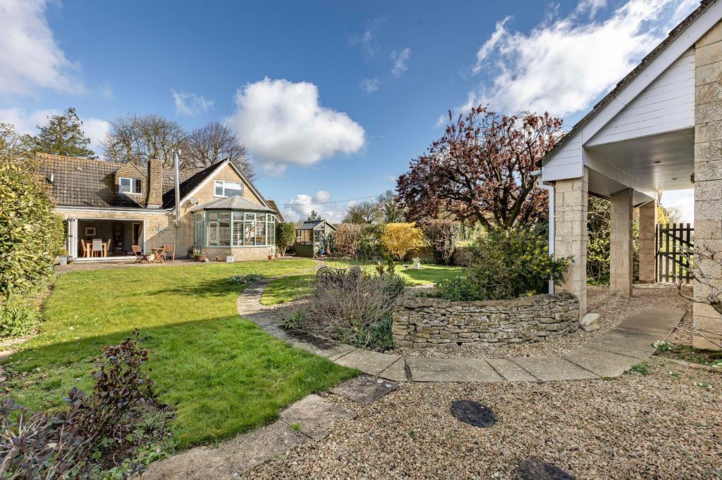 Property photo 1 of 24 Picture No. 27