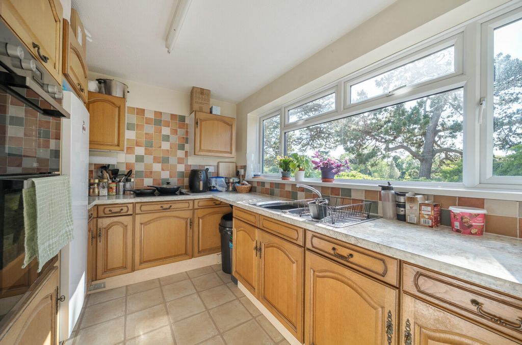 Property photo 2 of 11 1467520-15-6A15c5...