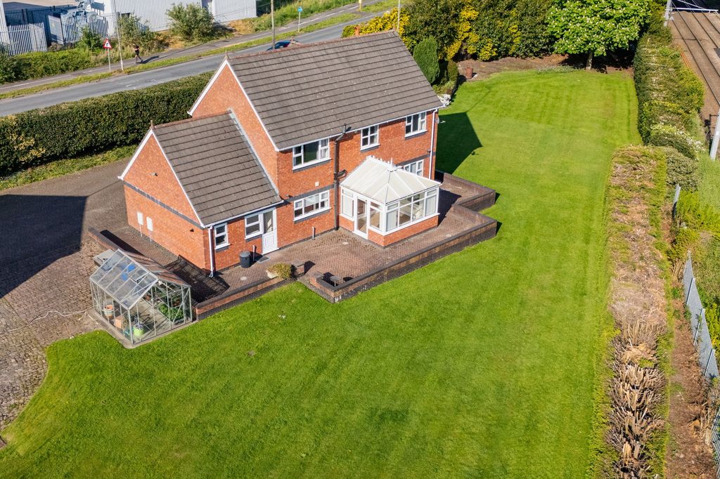 Property photo 3 of 43