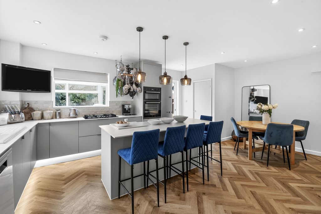 Property photo 3 of 29