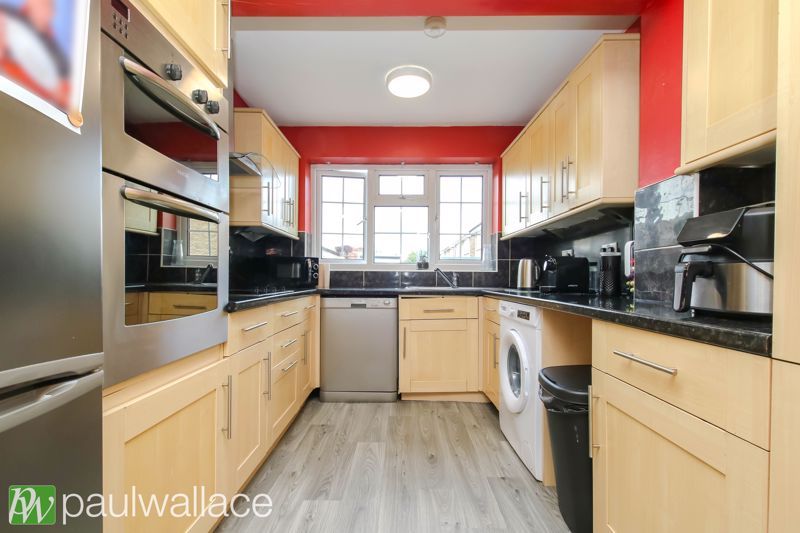 Property photo 3 of 15 Kitchen / Breakfast