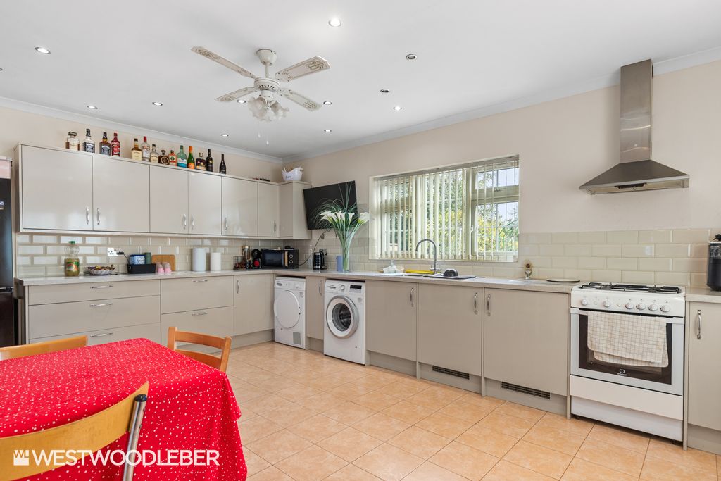 Property photo 2 of 23 Stortfordroad_10