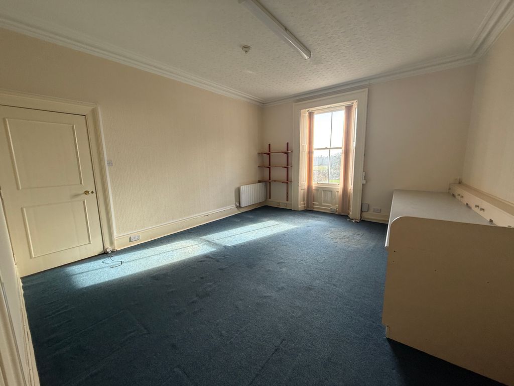 Property photo 3 of 4