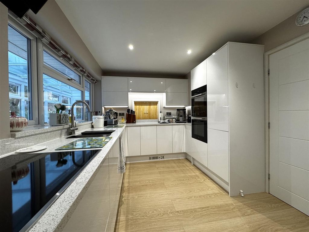 Property photo 2 of 30