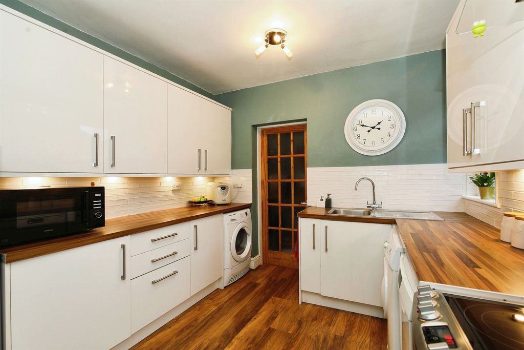 Property photo 2 of 15