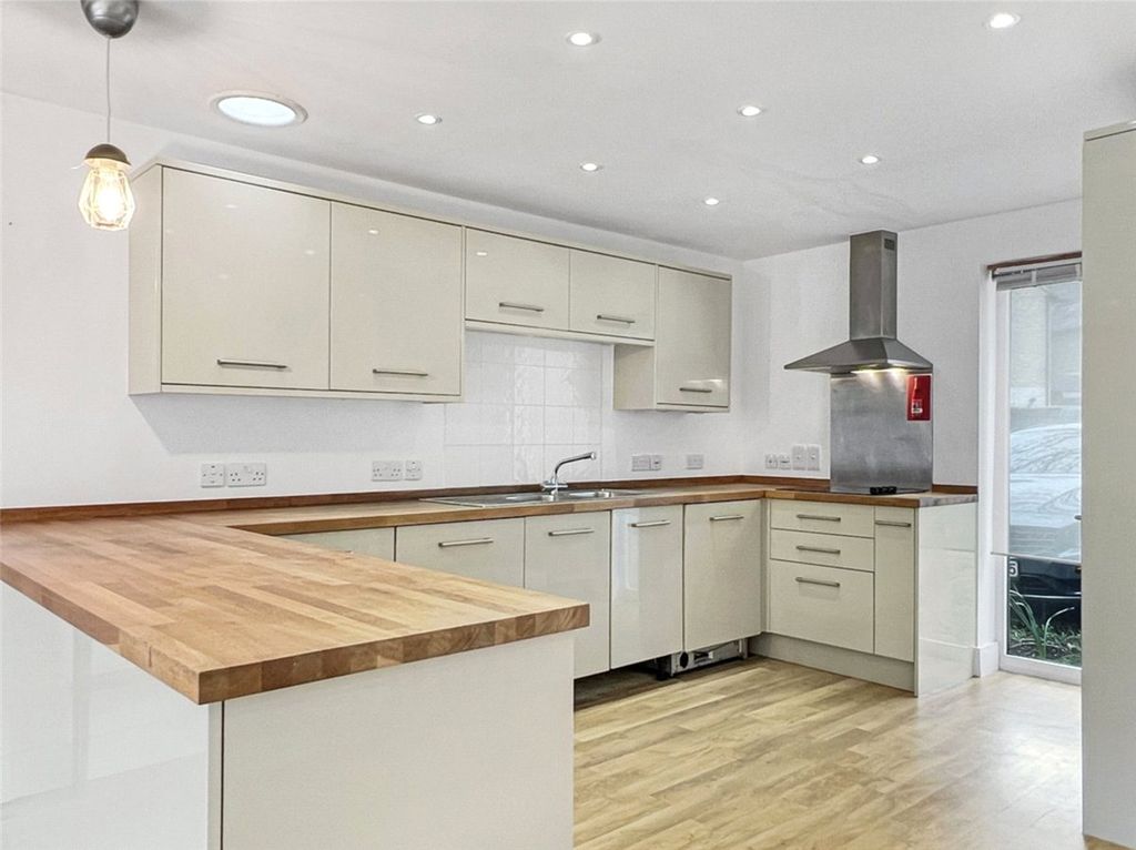 Property photo 3 of 11 Picture No. 05