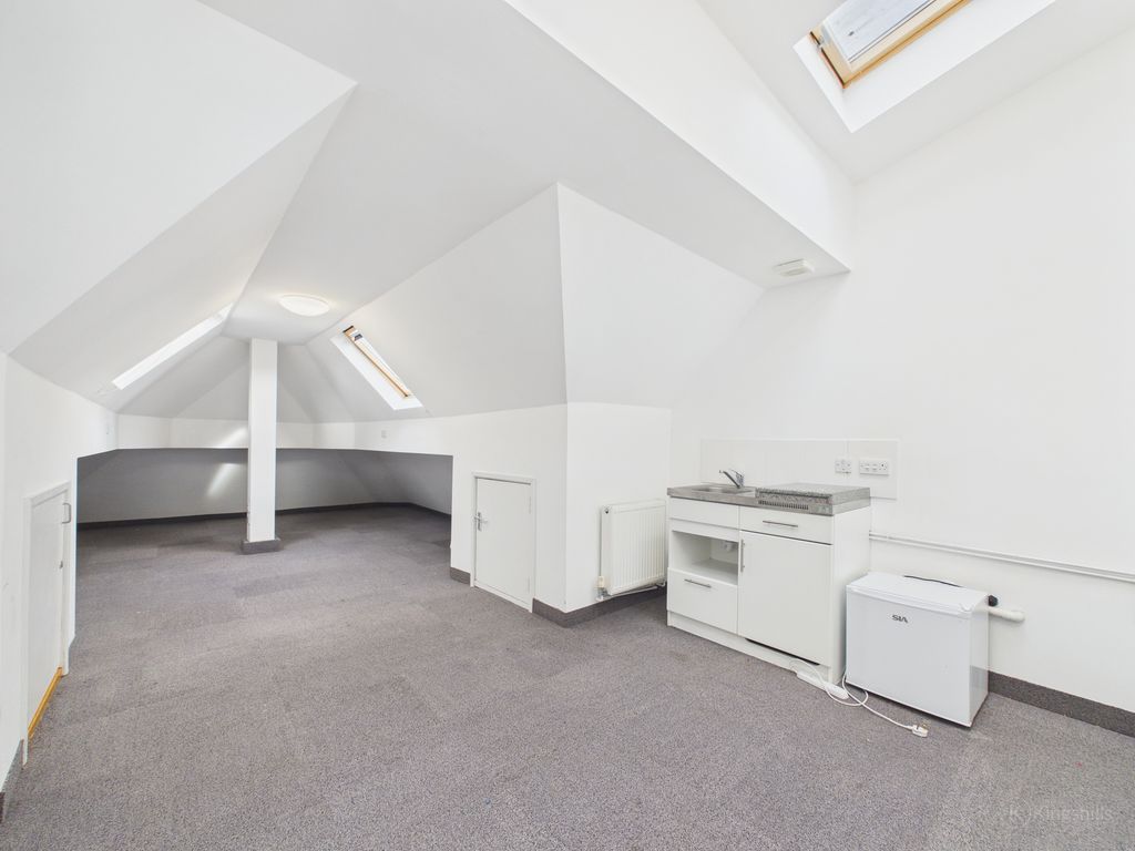 Property photo 1 of 6 Cam02136G0-Pr0529-Still002