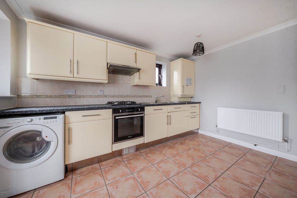 Property photo 2 of 17 Kitchen